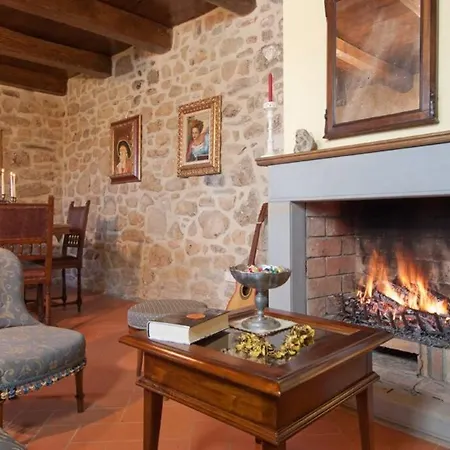 Liz Tuscany, Private Pool, Hot Tub, Fenced, Pets Allowed Poppi