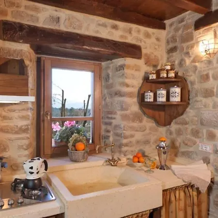 Villa Liz Tuscany, Private Pool, Hot Tub, Fenced, Pets Allowed *