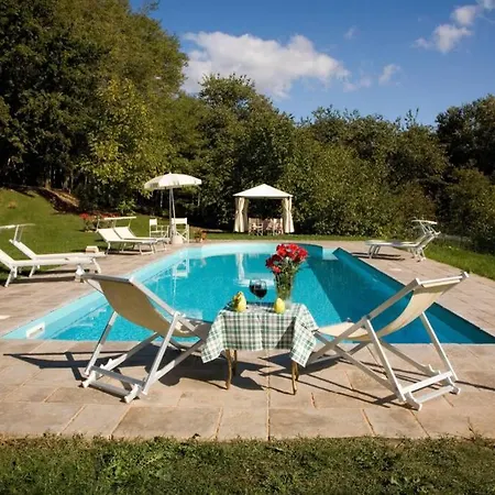 Liz Tuscany, Private Pool, Hot Tub, Fenced, Pets Allowed Villa Poppi